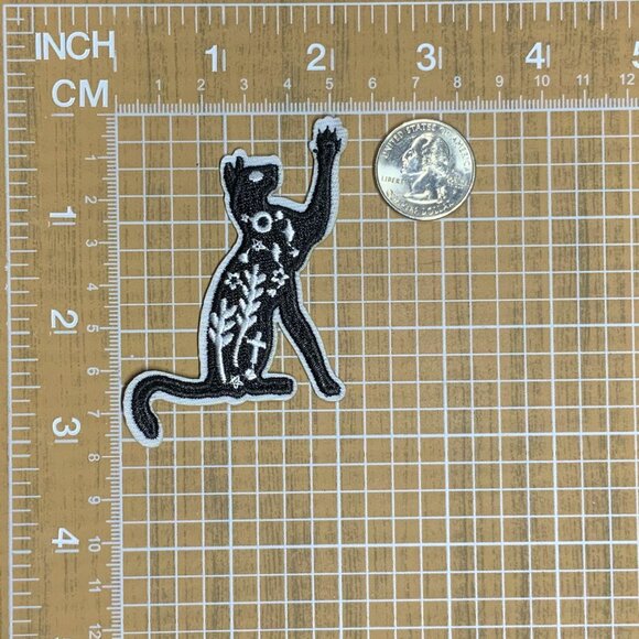 Mystical Cat Embroidered Iron On Patch Symbolic - Picture 2 of 4